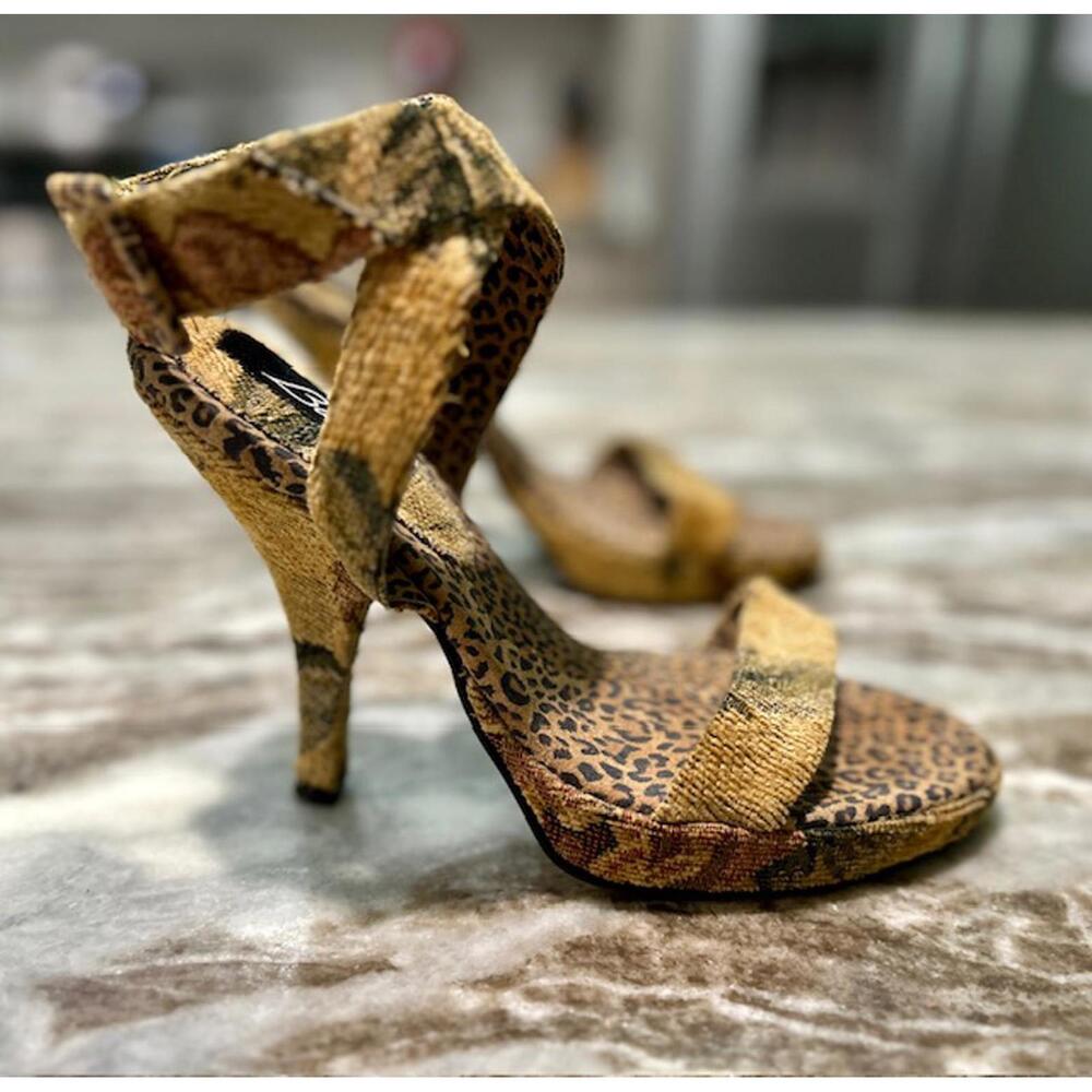 ✨ BACI Artsy Tapestry Heels — GUC — Leopard & Floral | Size 7